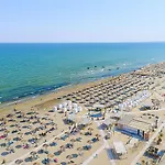 C68 - Alezzi Odyssey Pool & 3*